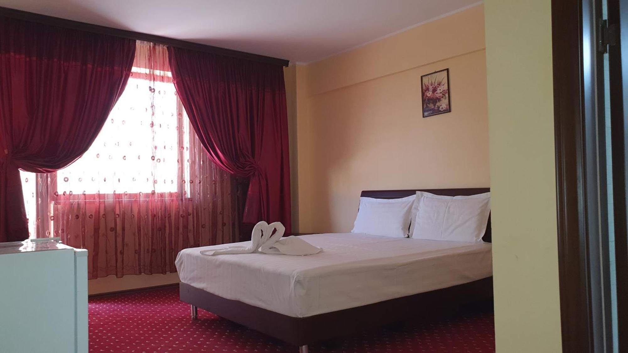 Hotel Orient Mamaia Nord Năvodari Esterno foto